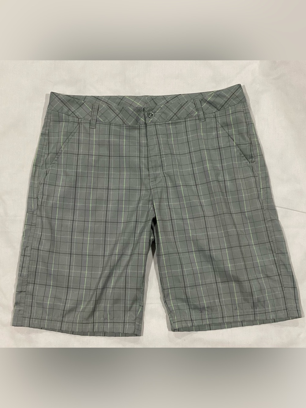 FILA Sport Golf Shorts Men's Gray Plaid Casual Flat Front Shorts Size 36